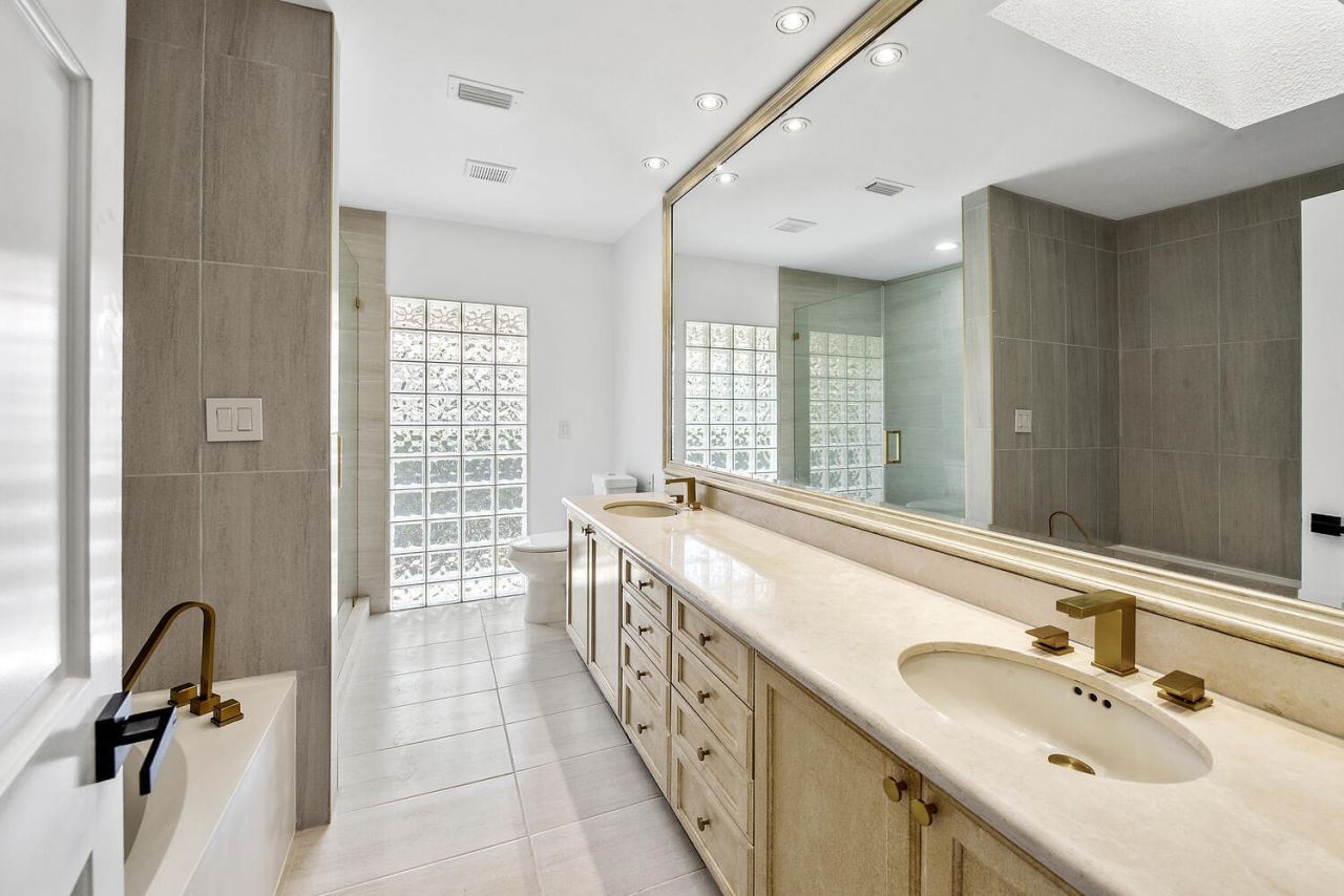 3185 St James Drive, Boca Raton, FL 33434 Photo