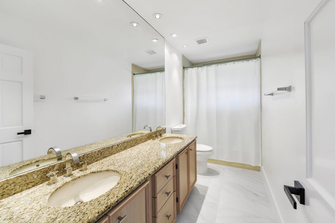 3185 St James Drive, Boca Raton, FL 33434 Photo