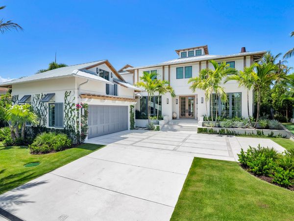 125 Worth Court N, West Palm Beach, FL 33405