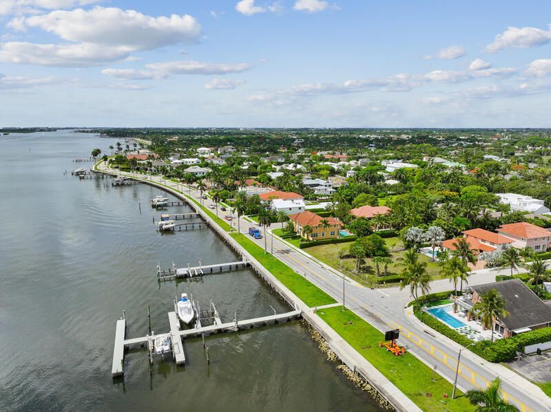 125 Worth Court N, West Palm Beach, FL 33405 Photo