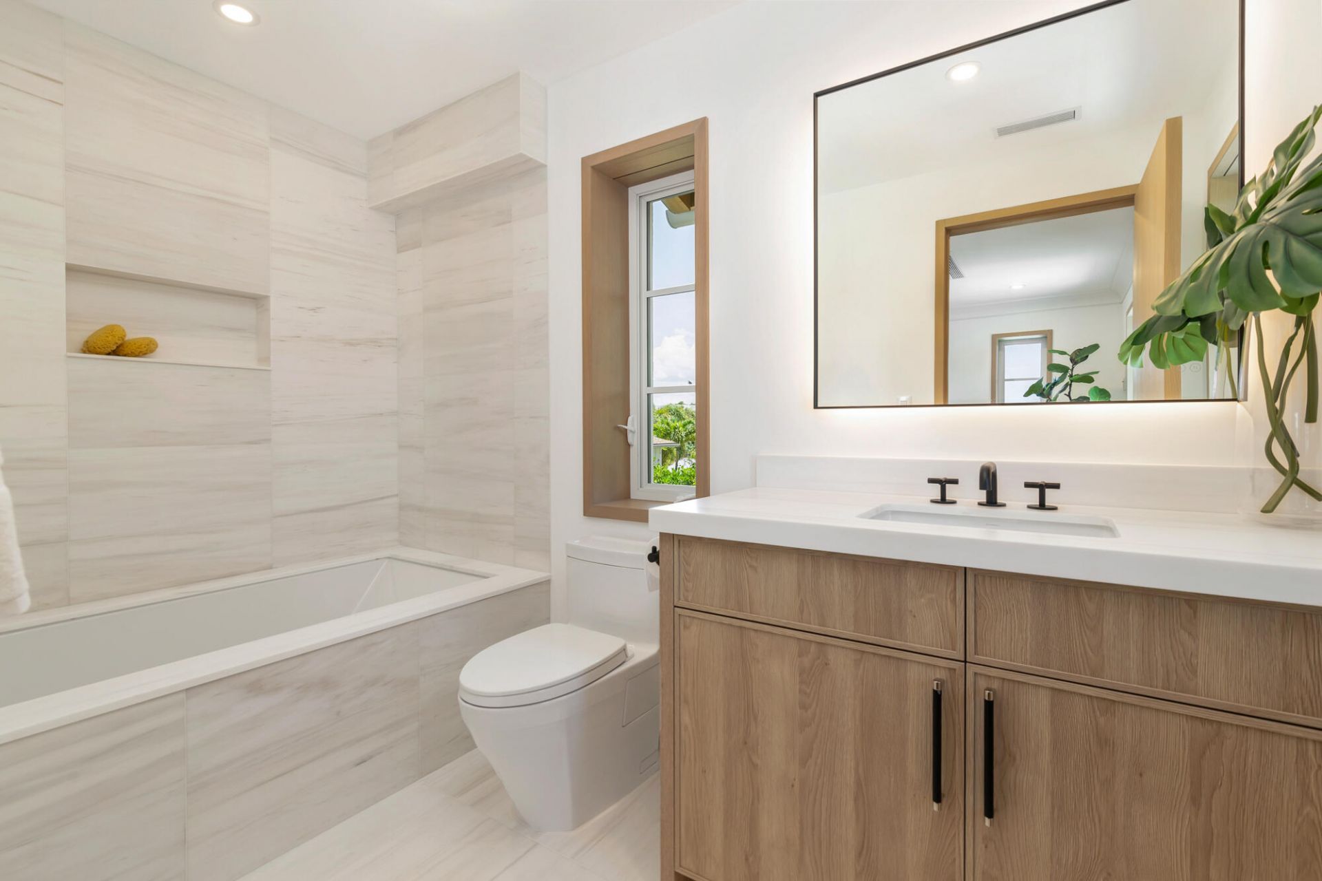 125 Worth Court N, West Palm Beach, FL 33405 Photo