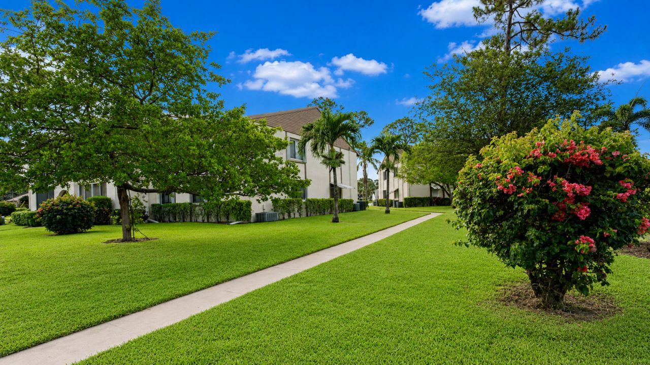 303 Knotty Pine Circle, Unit A-1, Greenacres, FL 33463 Photo