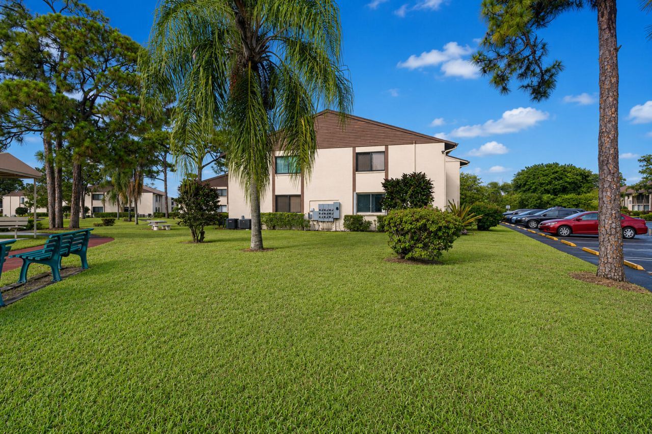 303 Knotty Pine Circle, Unit A-1, Greenacres, FL 33463 Photo