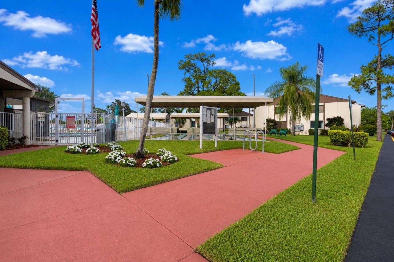 303 Knotty Pine Circle, Unit A-1, Greenacres, FL 33463 Photo