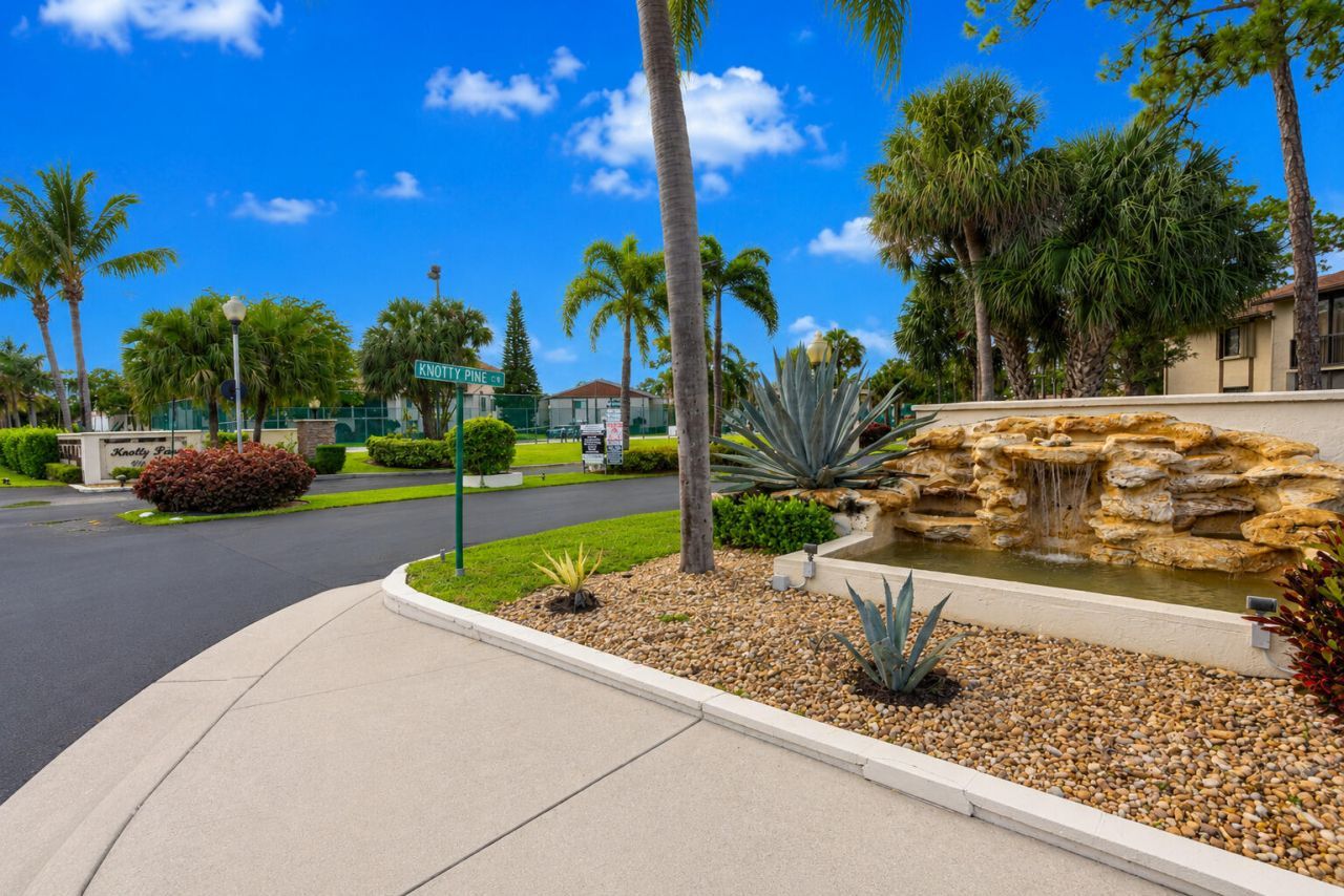 303 Knotty Pine Circle, Unit A-1, Greenacres, FL 33463 Photo