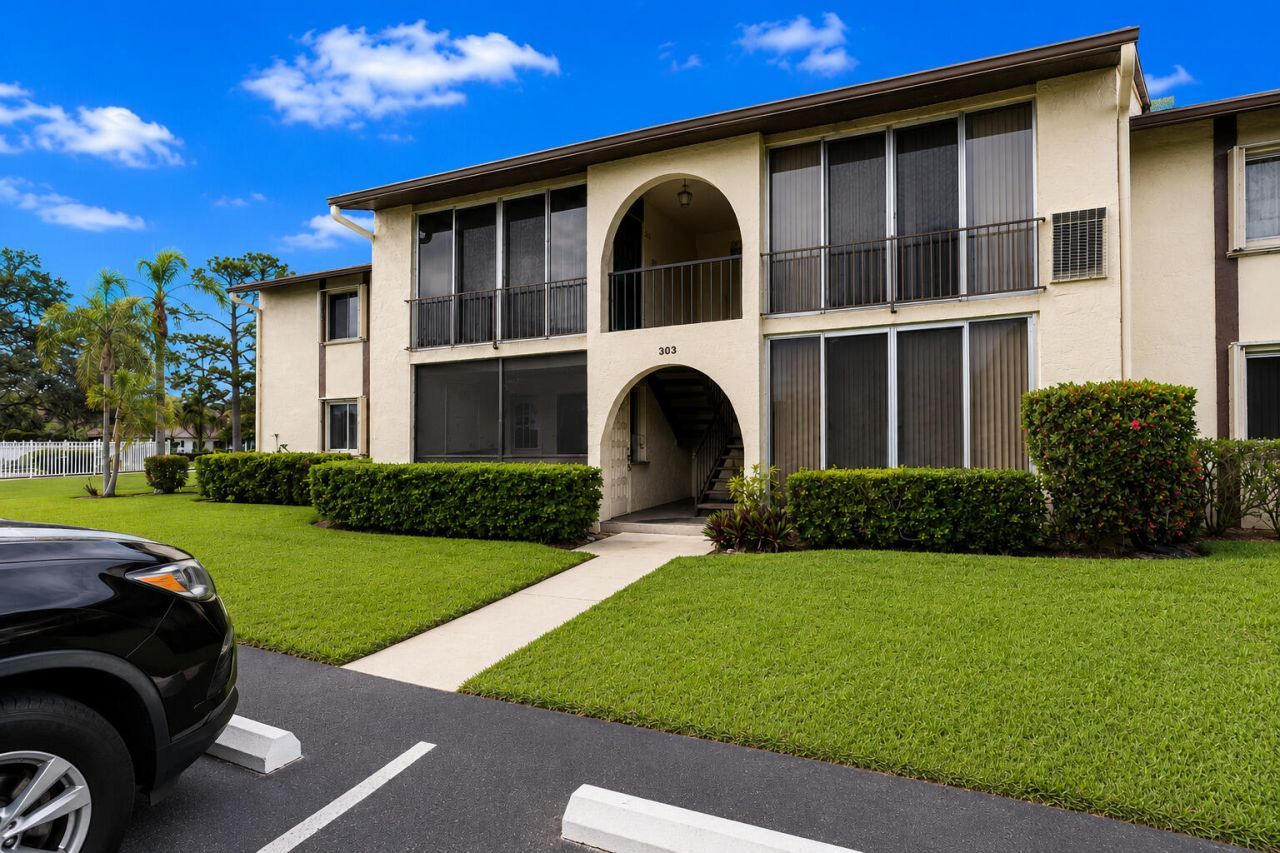 303 Knotty Pine Circle, Unit A-1, Greenacres, FL 33463 Photo