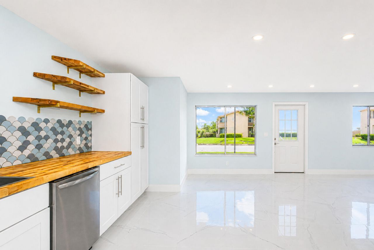 303 Knotty Pine Circle, Unit A-1, Greenacres, FL 33463 Photo