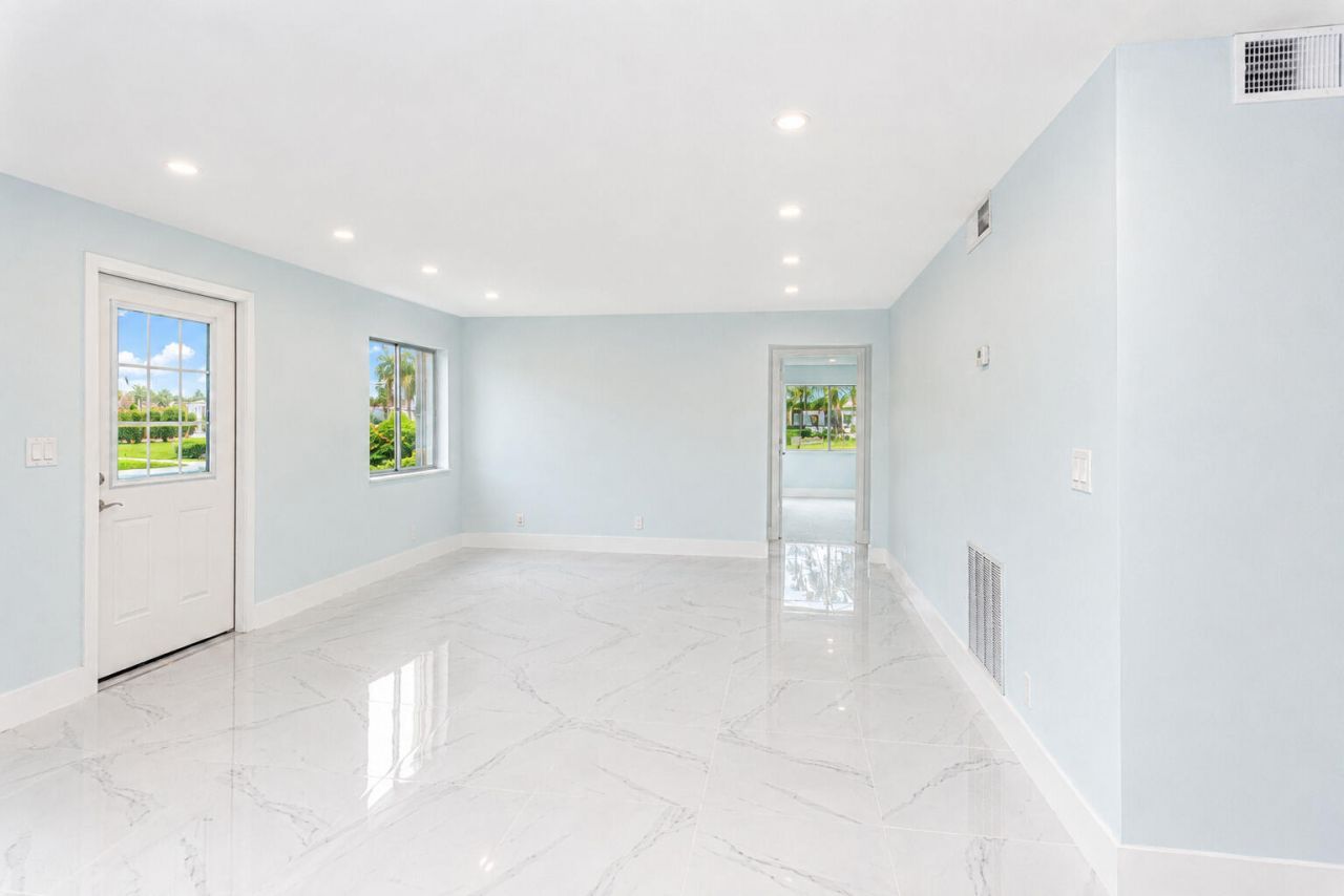 303 Knotty Pine Circle, Unit A-1, Greenacres, FL 33463 Photo