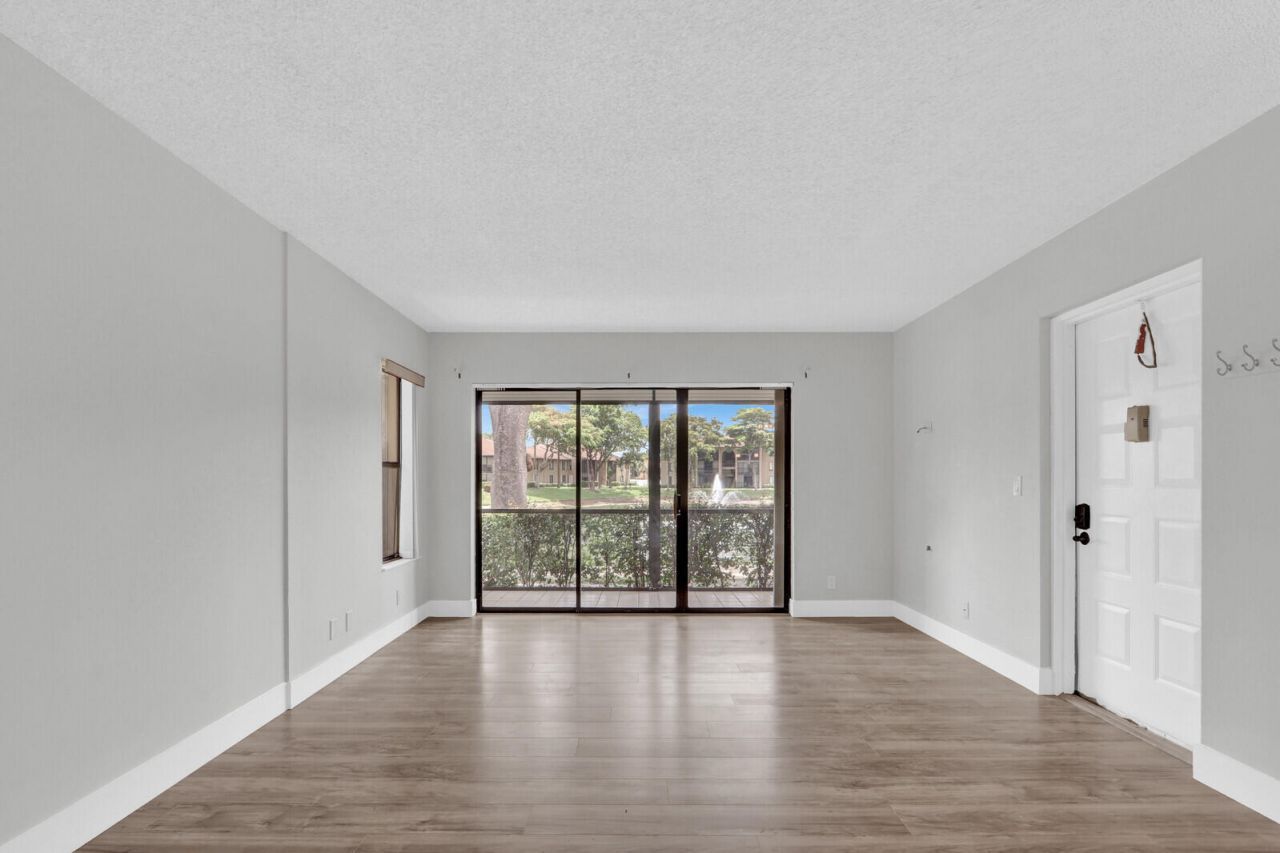 715 Sunny Pine Way, Unit B1, Greenacres, FL 33415 Photo