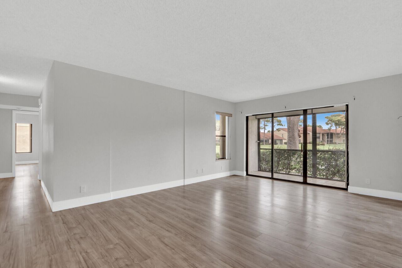 715 Sunny Pine Way, Unit B1, Greenacres, FL 33415 Photo