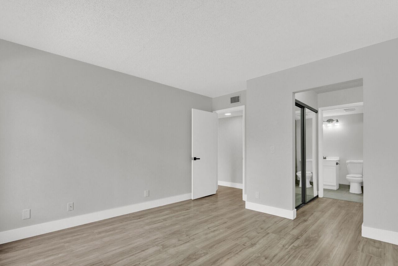 715 Sunny Pine Way, Unit B1, Greenacres, FL 33415 Photo
