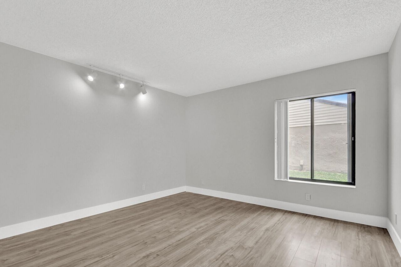 715 Sunny Pine Way, Unit B1, Greenacres, FL 33415 Photo