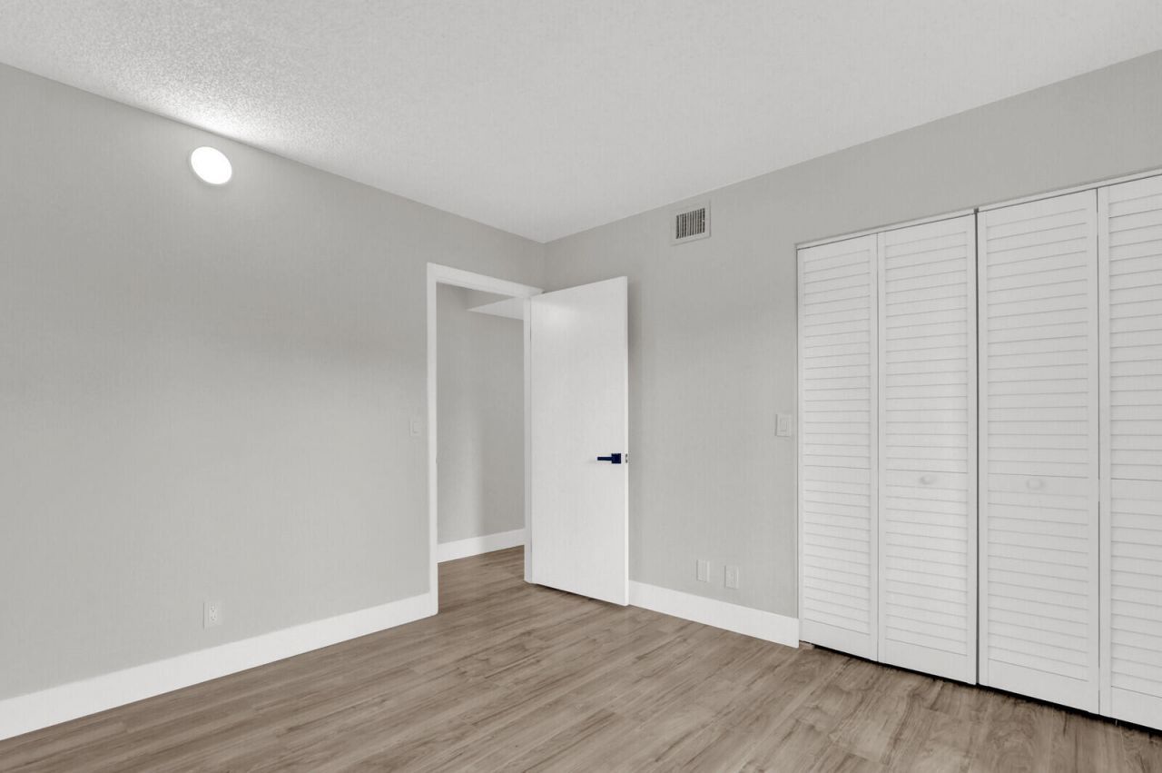 715 Sunny Pine Way, Unit B1, Greenacres, FL 33415 Photo