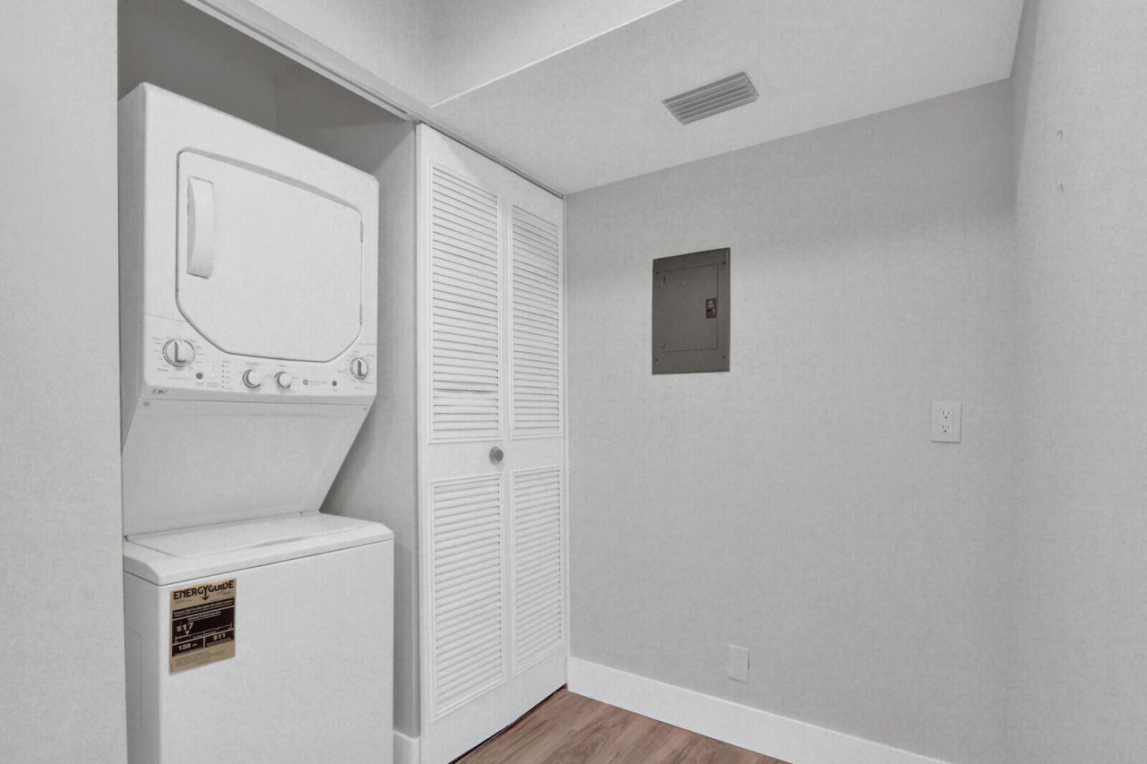 715 Sunny Pine Way, Unit B1, Greenacres, FL 33415 Photo