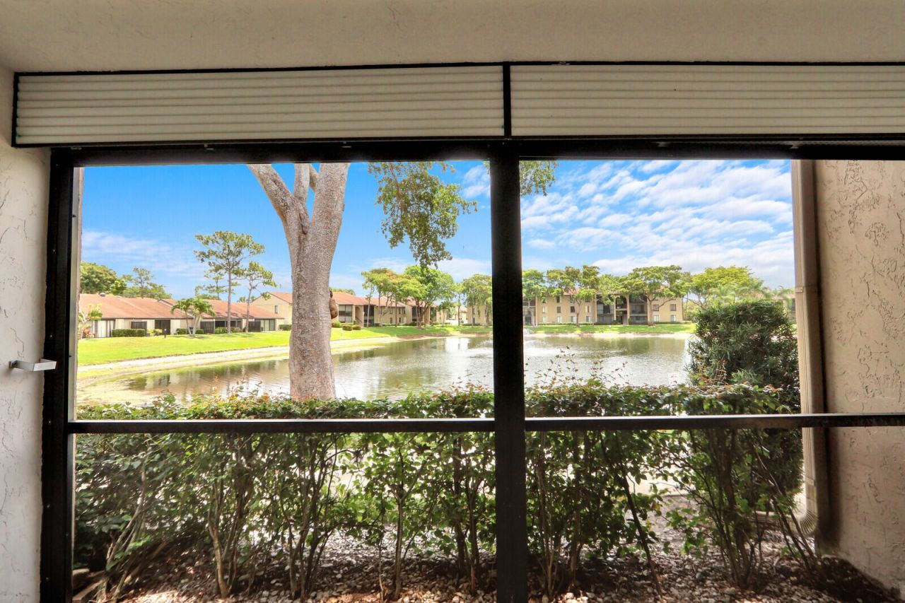715 Sunny Pine Way, Unit B1, Greenacres, FL 33415 Photo