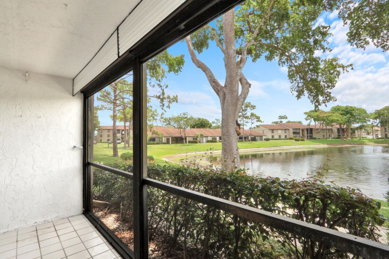 715 Sunny Pine Way, Unit B1, Greenacres, FL 33415 Photo