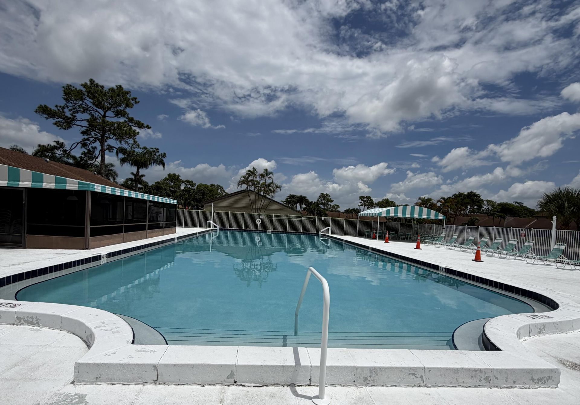 715 Sunny Pine Way, Unit B1, Greenacres, FL 33415 Photo