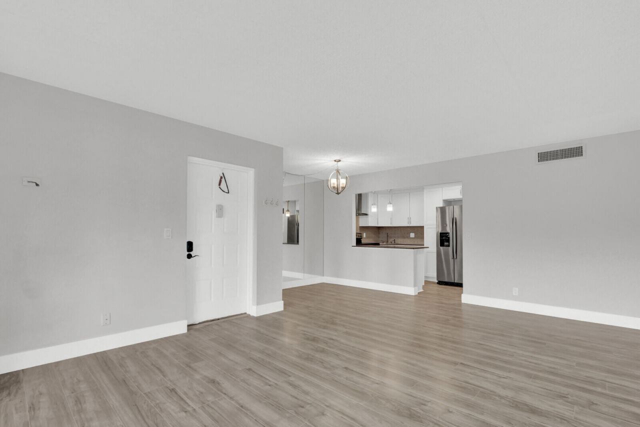 715 Sunny Pine Way, Unit B1, Greenacres, FL 33415 Photo