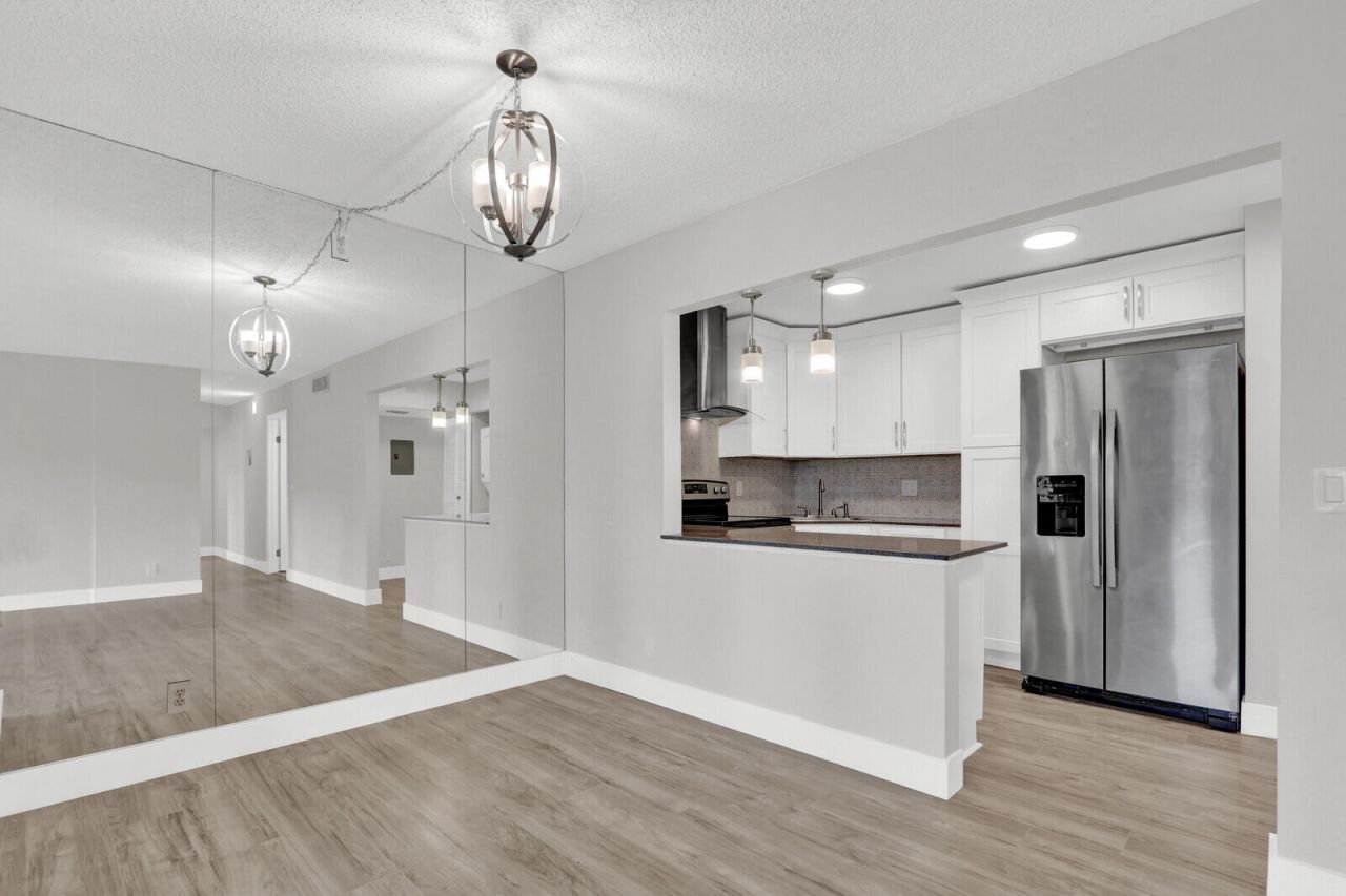 715 Sunny Pine Way, Unit B1, Greenacres, FL 33415 Photo