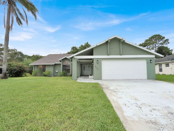 362 SE Crosspoint Drive, Port St. Lucie, FL 34983