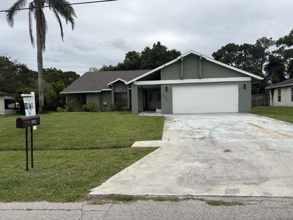 362 SE Crosspoint Drive, Port St. Lucie, FL 34983