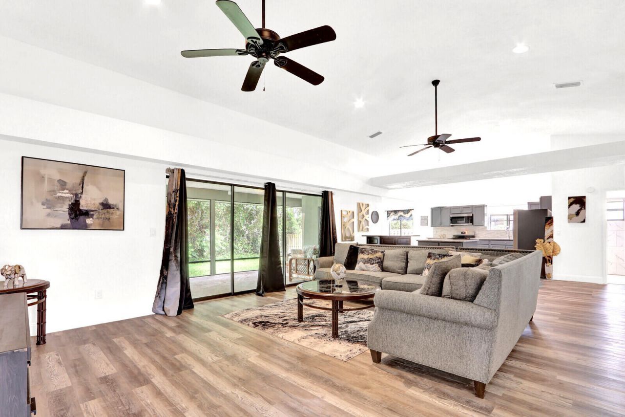 362 SE Crosspoint Drive, Port Saint Lucie, FL 34983 Photo