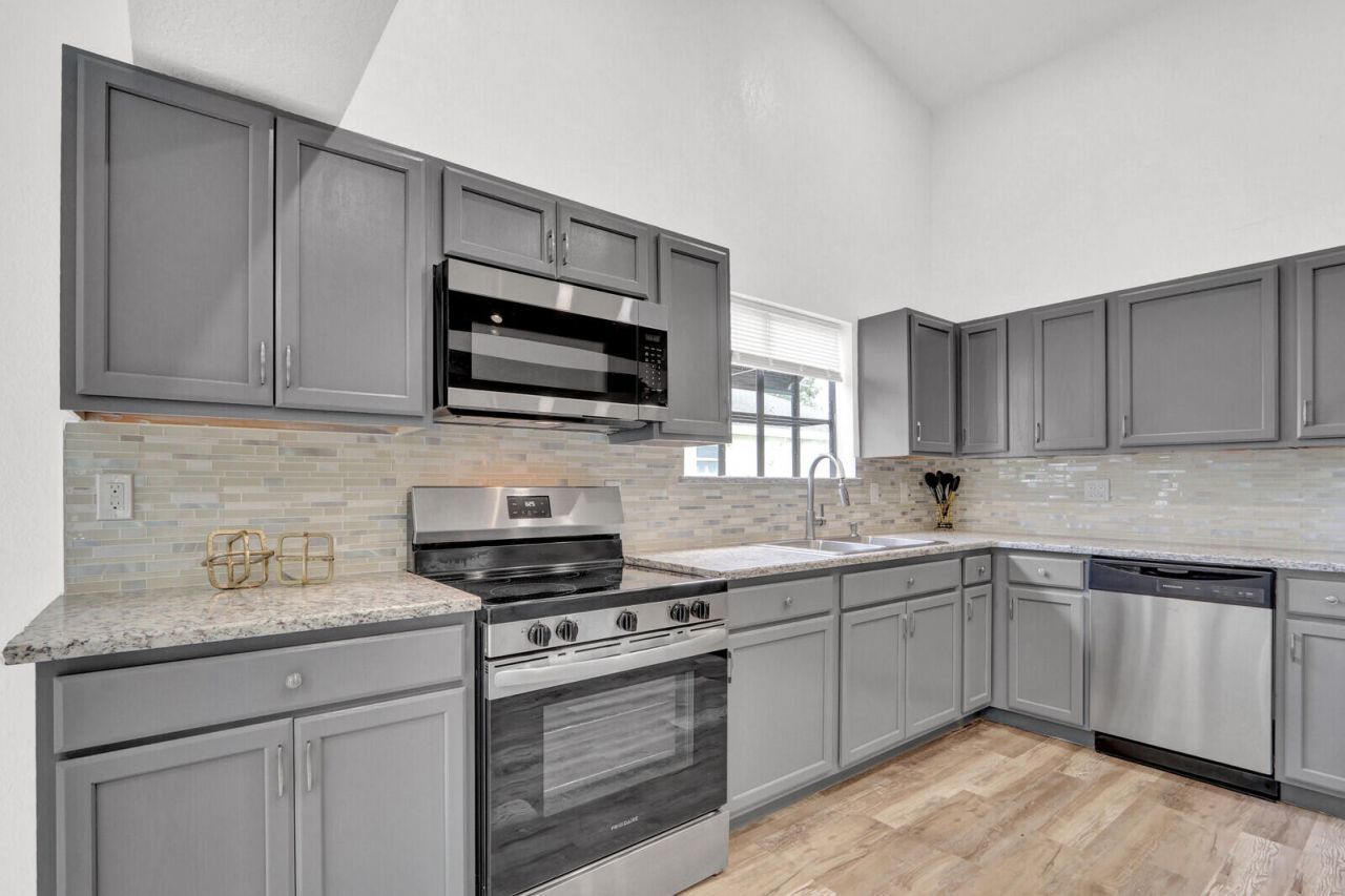 362 SE Crosspoint Drive, Port Saint Lucie, FL 34983 Photo