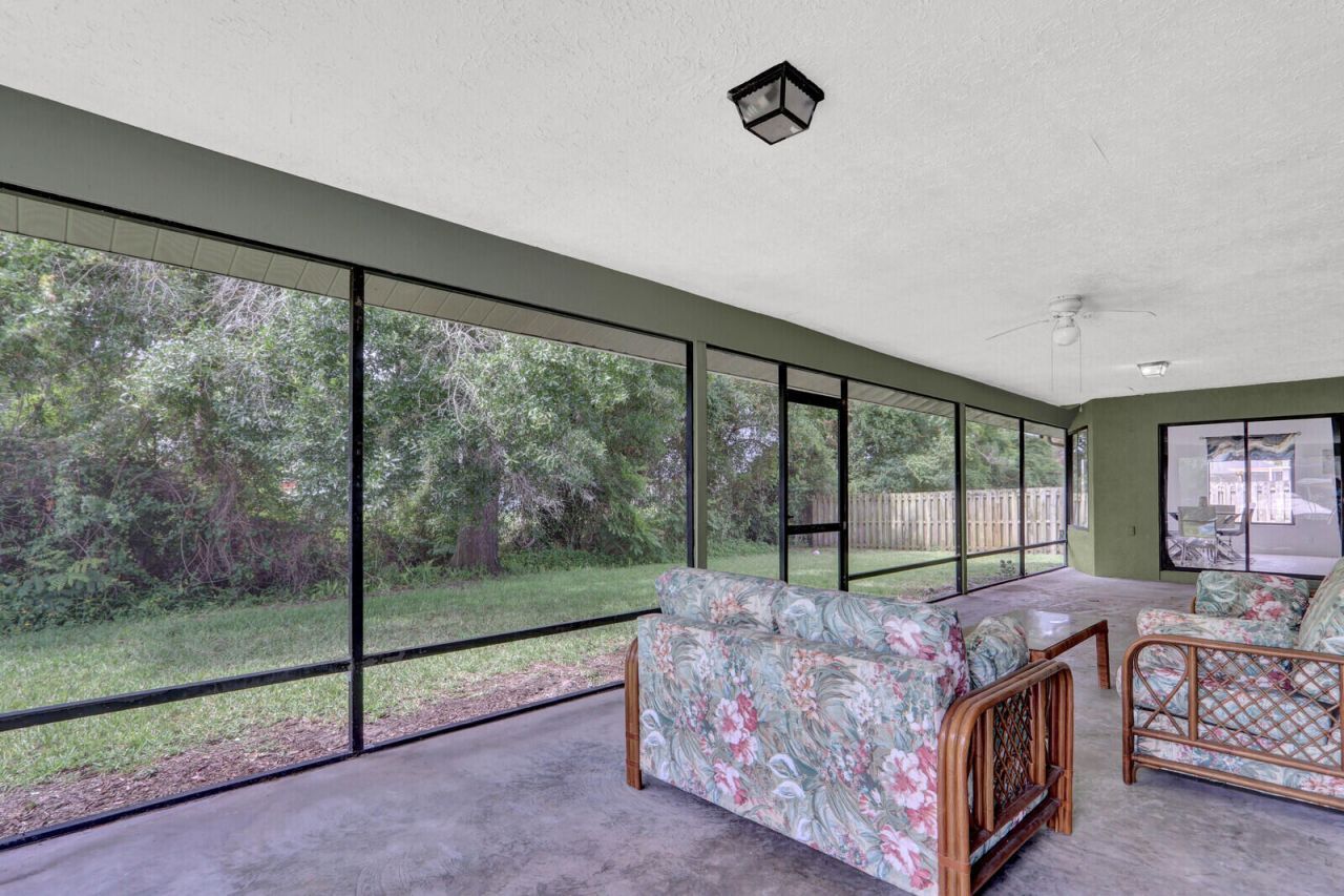 362 SE Crosspoint Drive, Port Saint Lucie, FL 34983 Photo