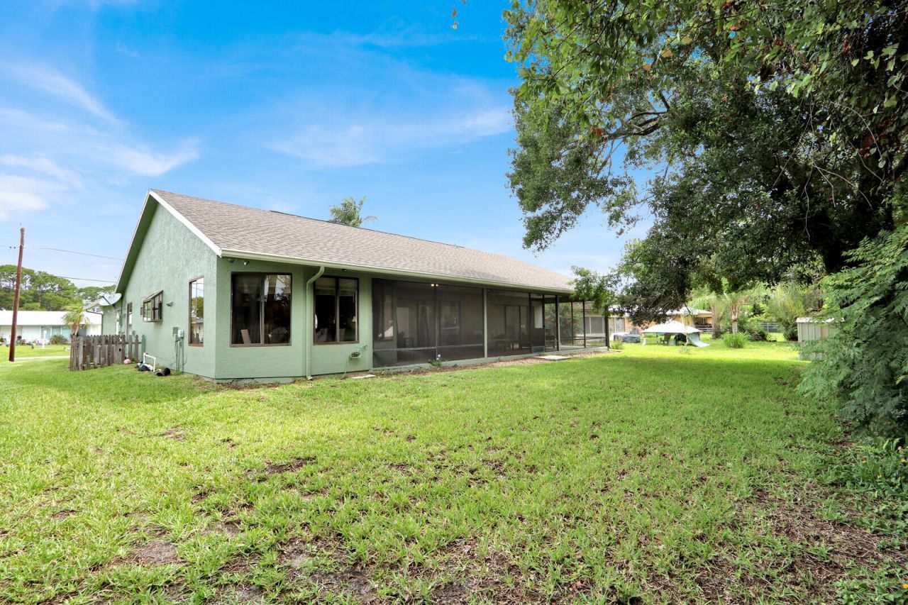 362 SE Crosspoint Drive, Port Saint Lucie, FL 34983 Photo