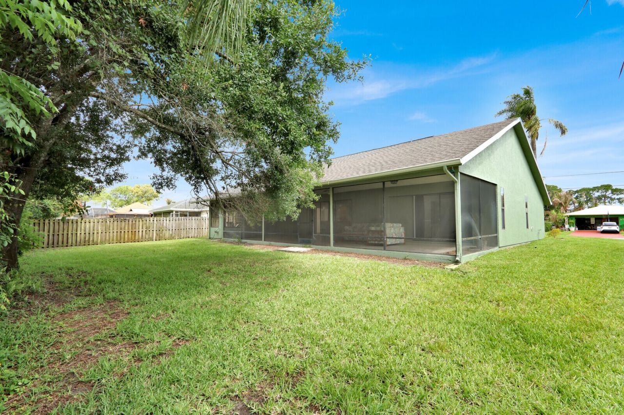 362 SE Crosspoint Drive, Port Saint Lucie, FL 34983 Photo