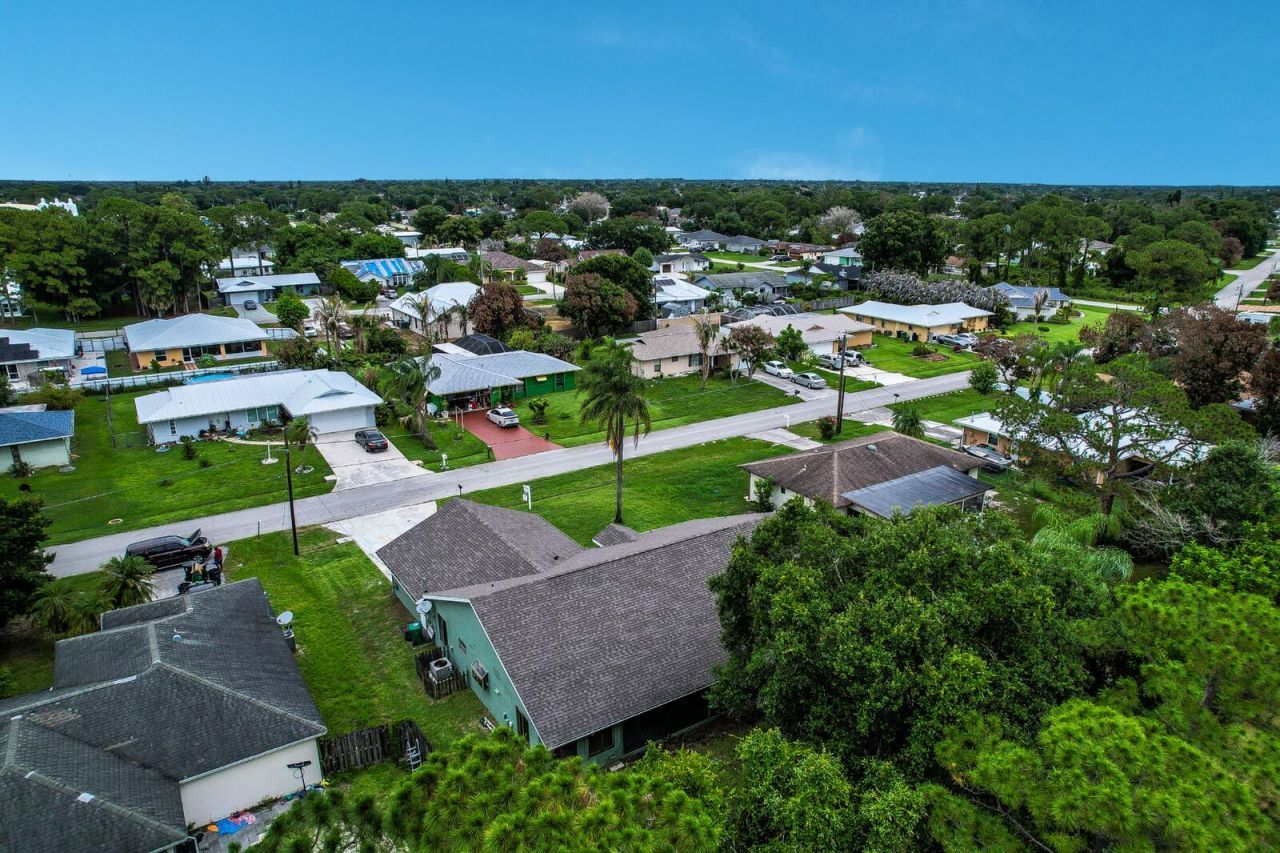 362 SE Crosspoint Drive, Port Saint Lucie, FL 34983 Photo
