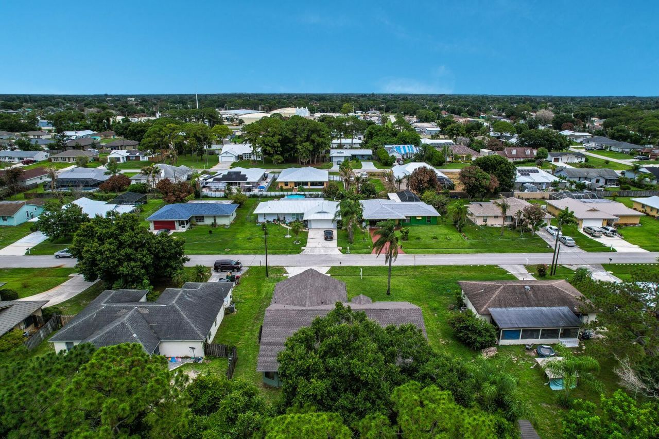 362 SE Crosspoint Drive, Port Saint Lucie, FL 34983 Photo