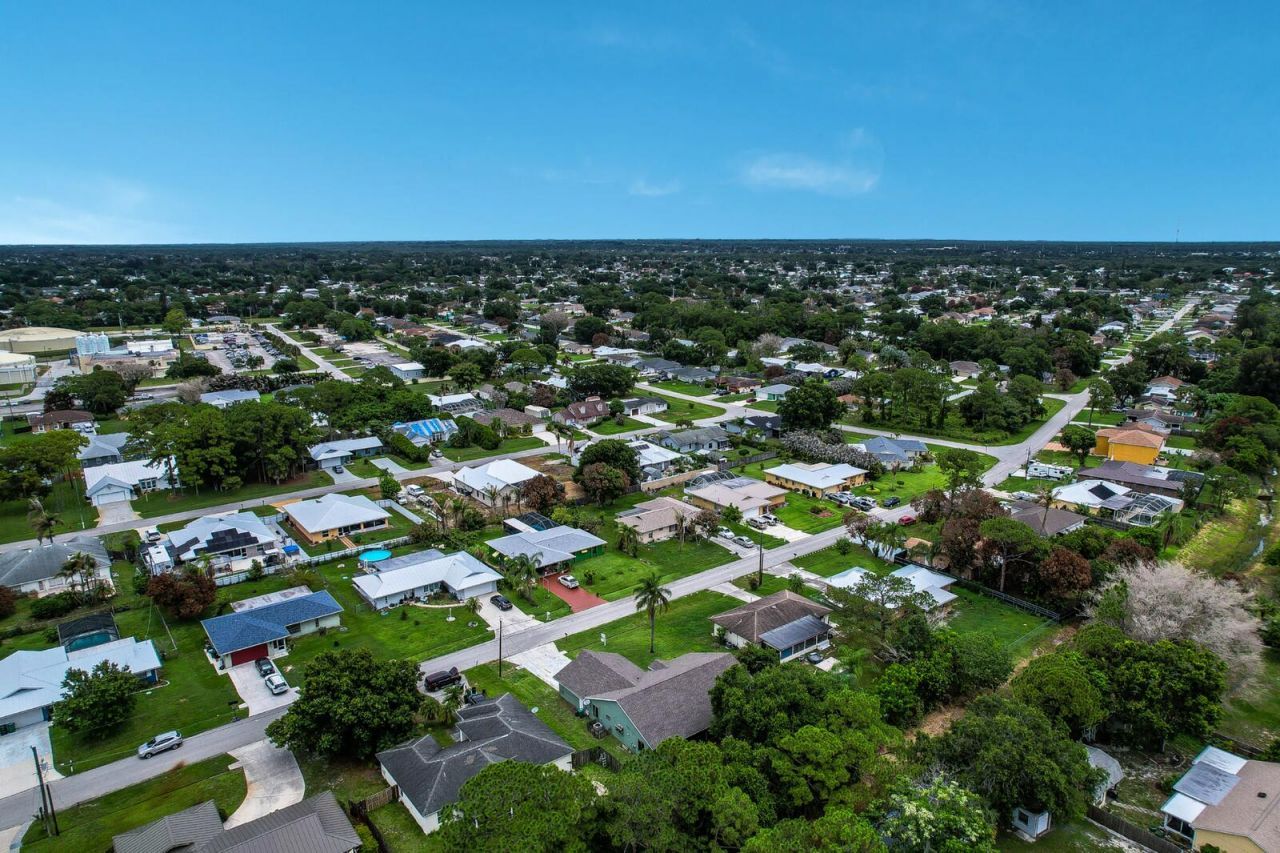 362 SE Crosspoint Drive, Port Saint Lucie, FL 34983 Photo