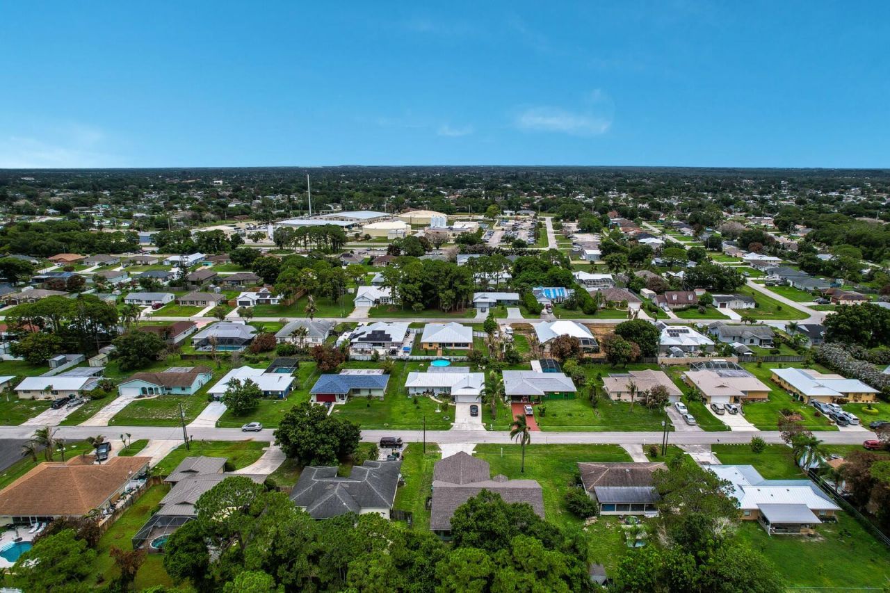 362 SE Crosspoint Drive, Port Saint Lucie, FL 34983 Photo
