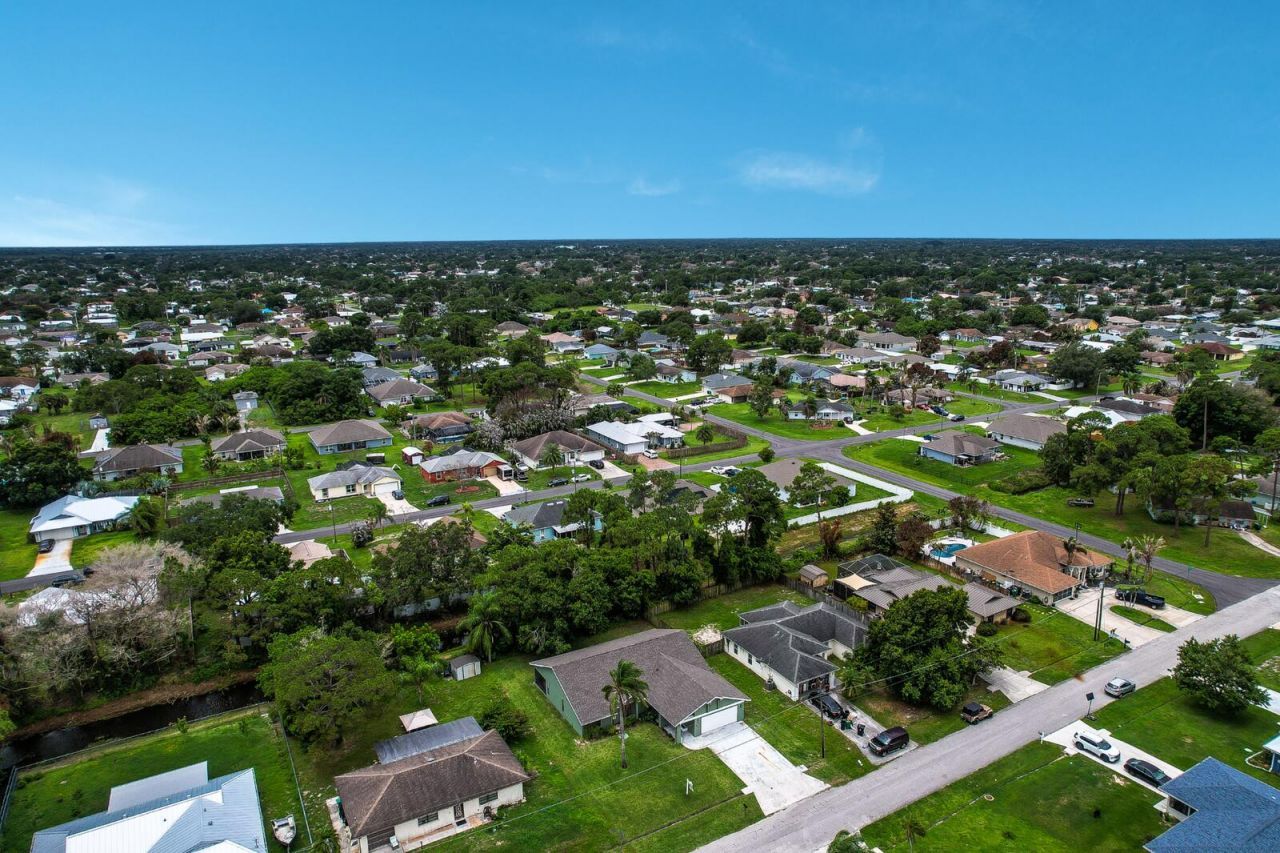362 SE Crosspoint Drive, Port Saint Lucie, FL 34983 Photo