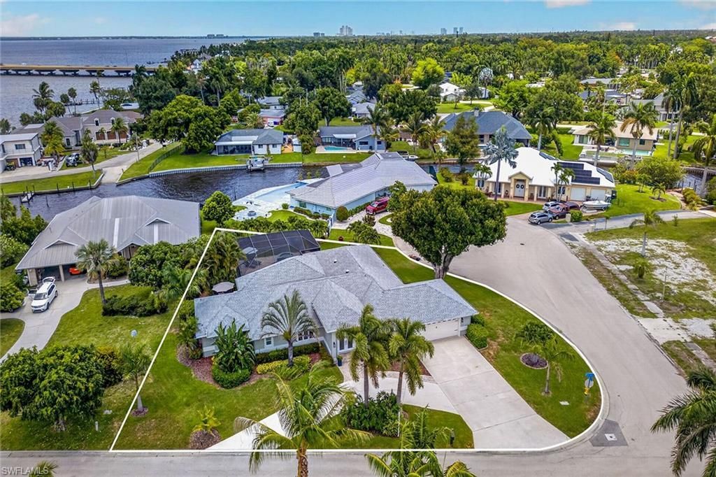 8390 Riviera Ave, Fort Myers, FL 33919 Photo