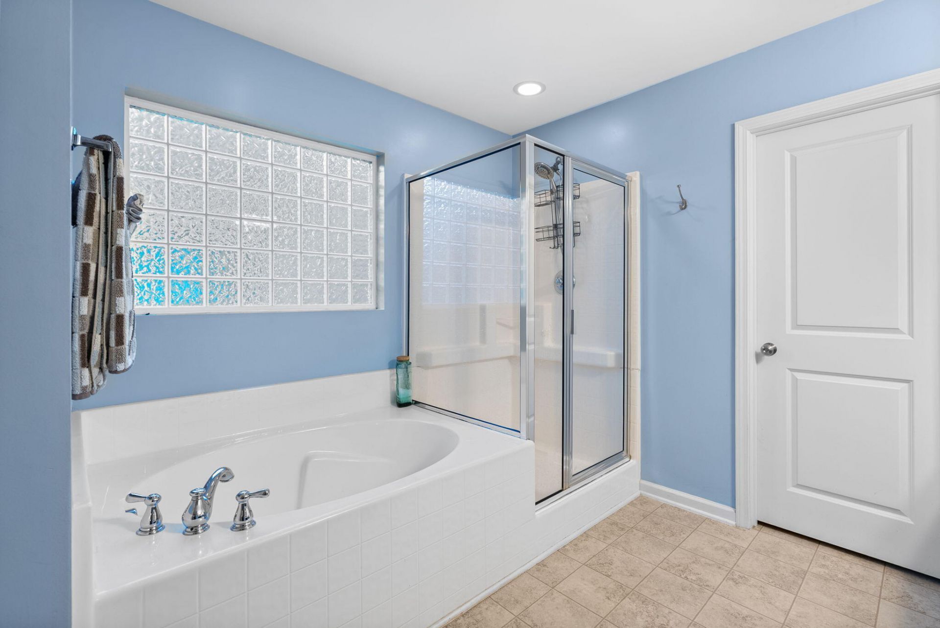 1736 Towne Street Photo 17