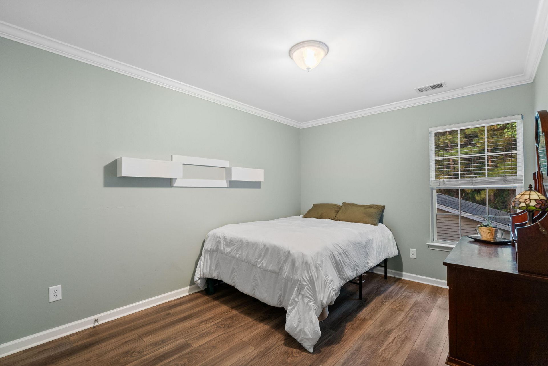 1736 Towne Street Photo 20