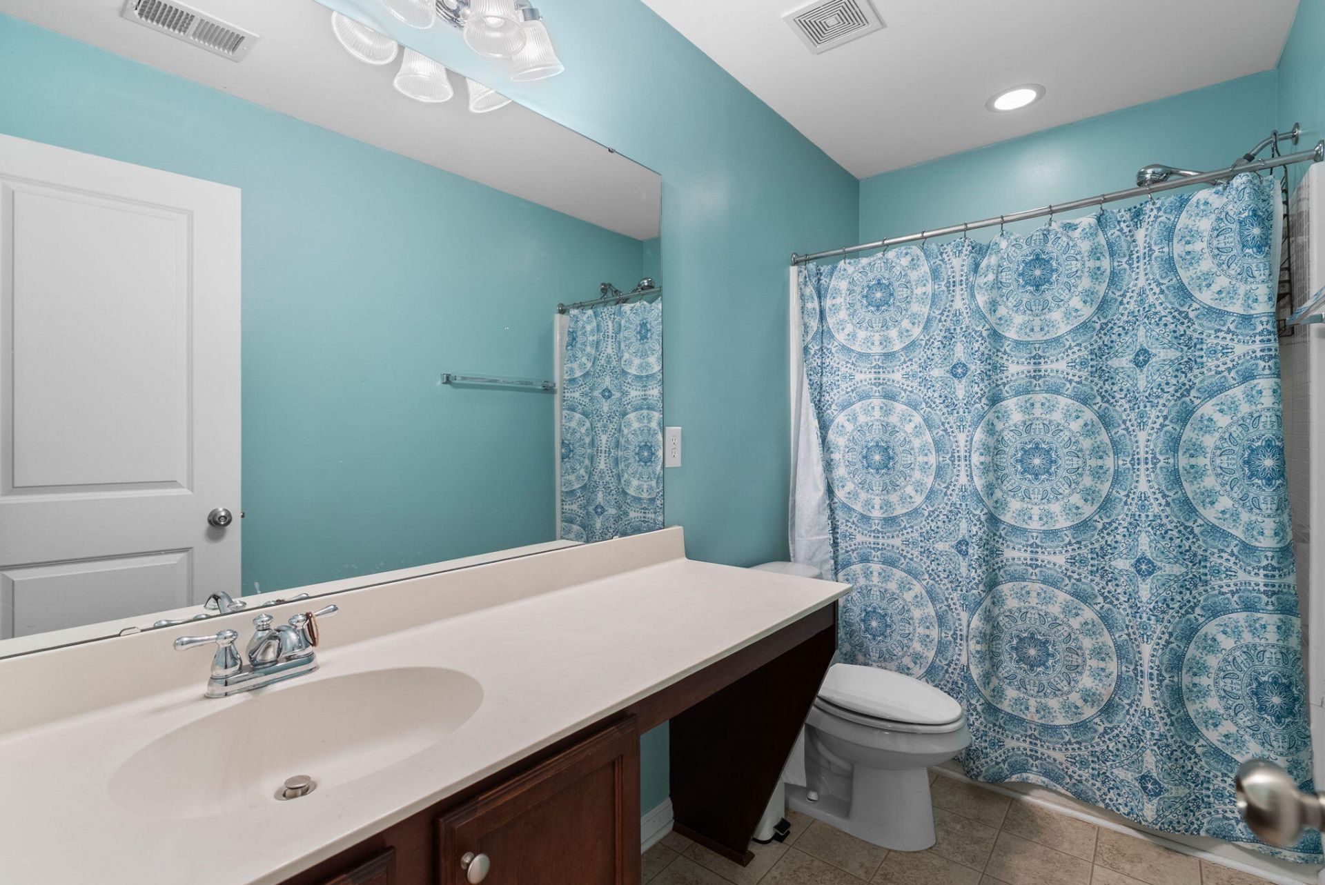 1736 Towne Street Photo 21