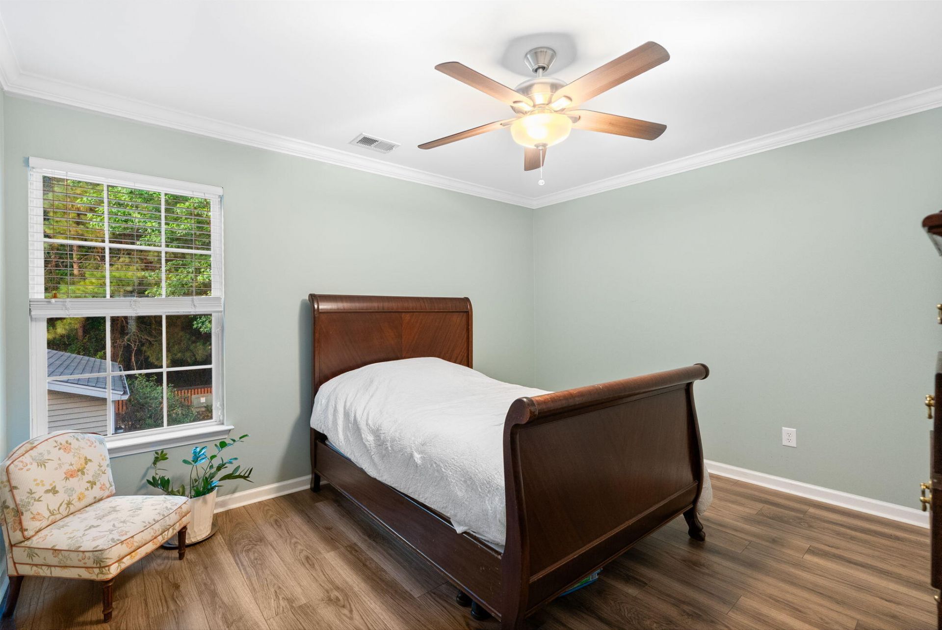 1736 Towne Street Photo 22