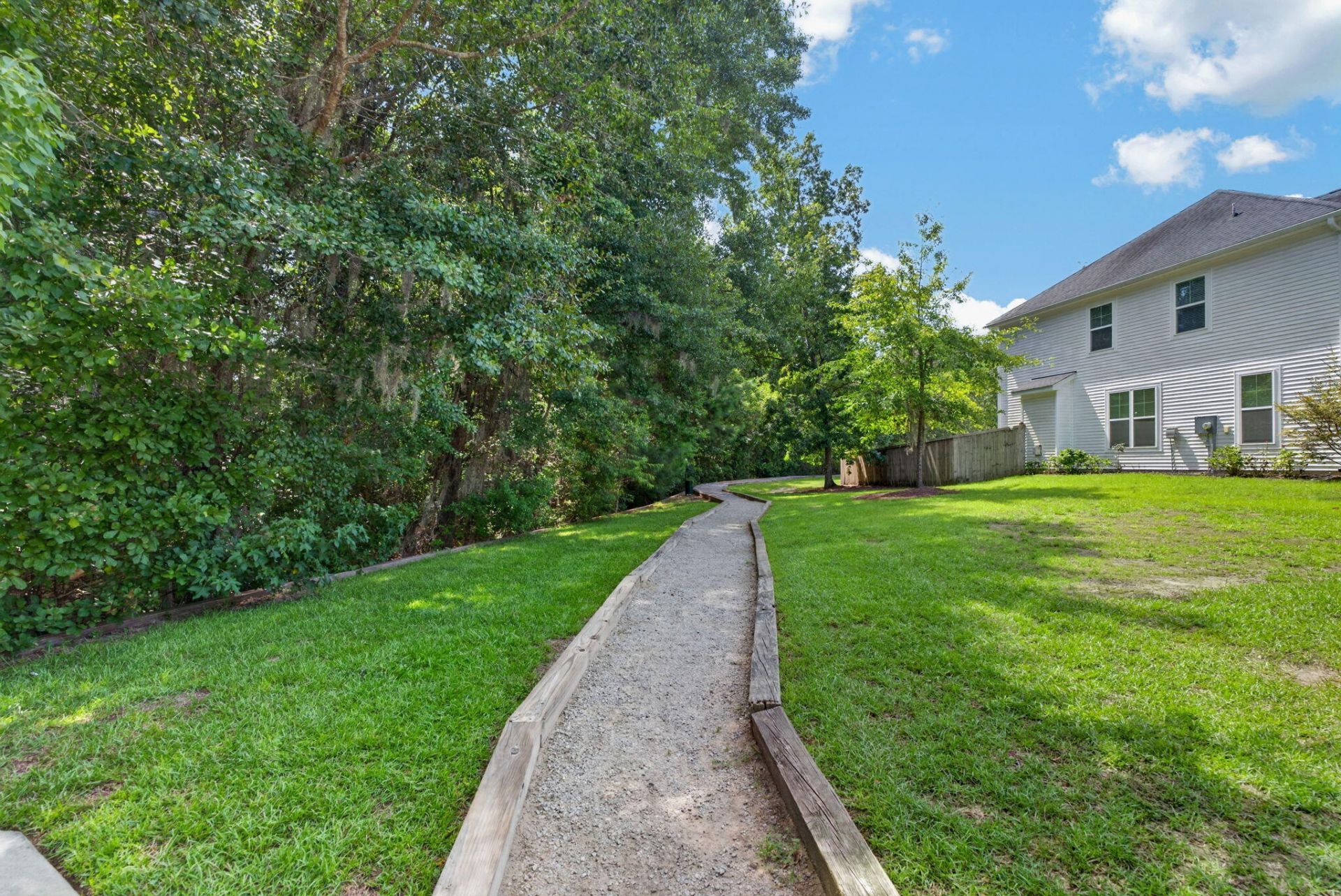 1736 Towne Street Photo 28