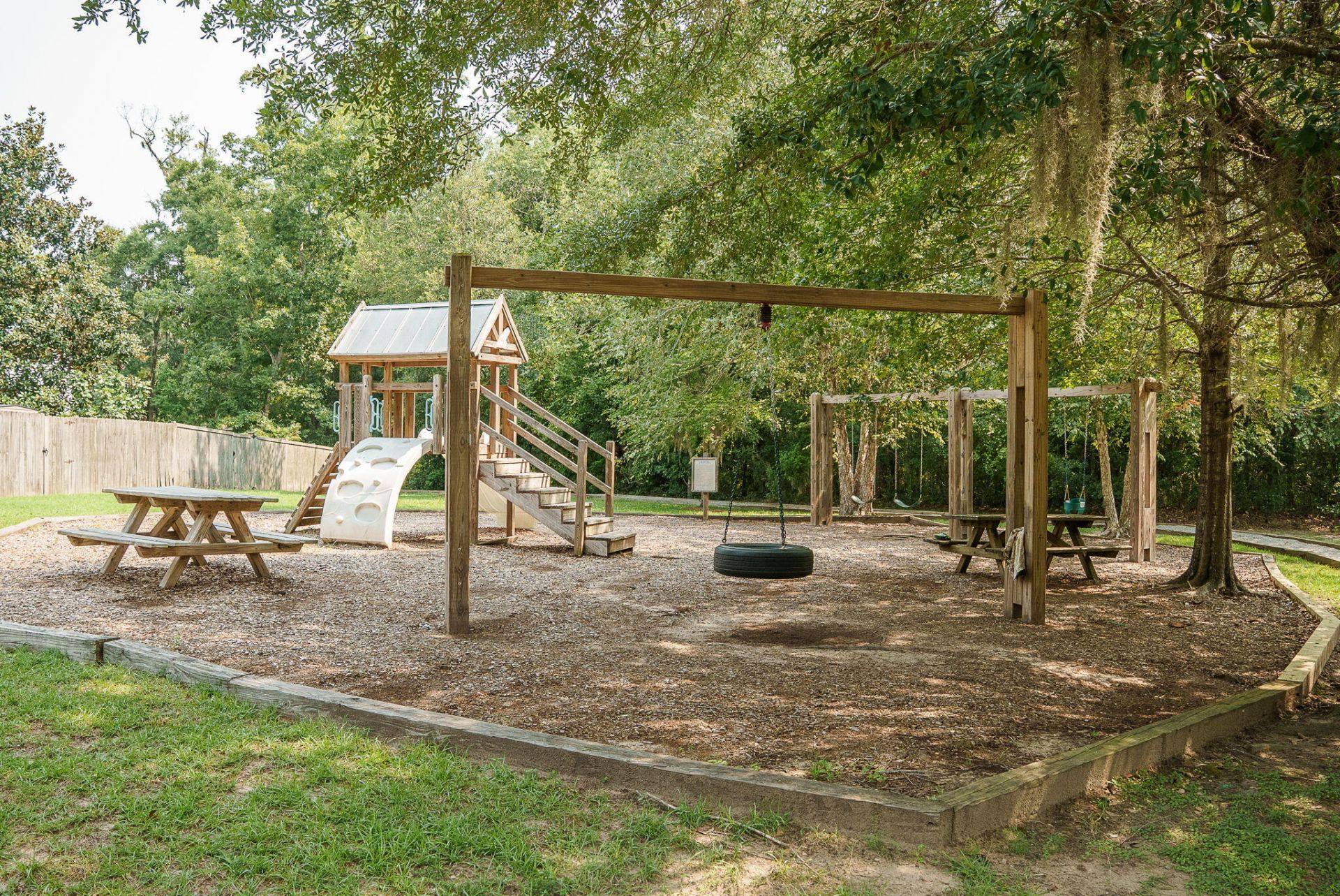 1736 Towne Street Photo 30