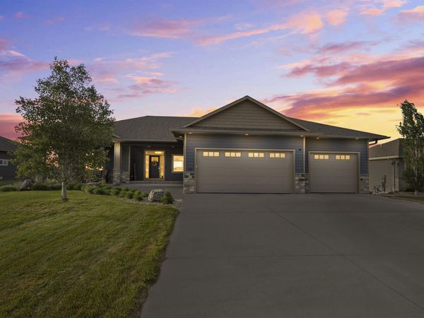 120 Linden Dr, Madison, SD 57042