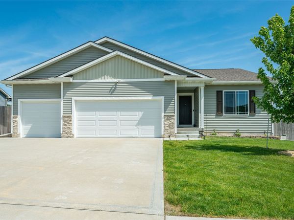 403 Lacy Circle NE, Mitchellville, IA 50169