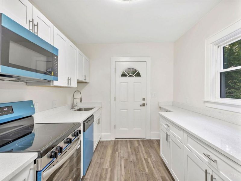 2011 Highland Avenue, Cincinnati, OH 45219 Photo 13