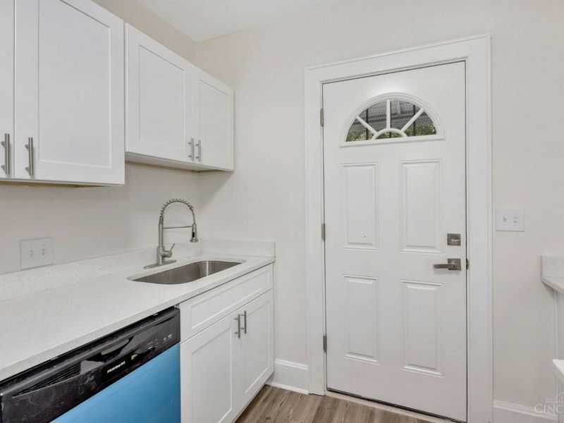 2011 Highland Avenue, Cincinnati, OH 45219 Photo 14