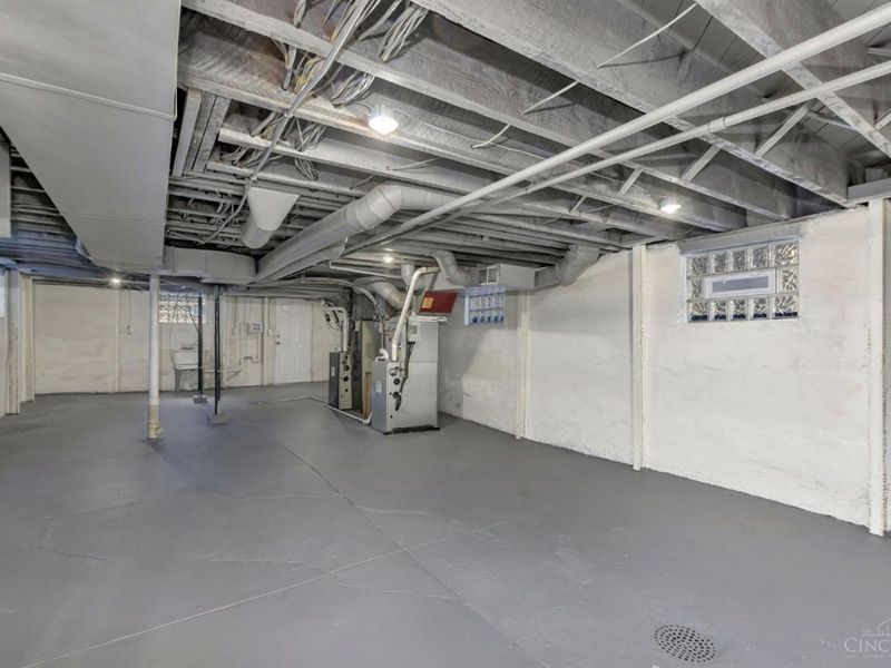 2011 Highland Avenue, Cincinnati, OH 45219 Photo 28
