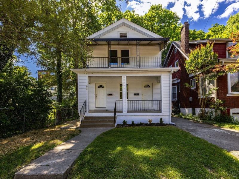 2011 Highland Avenue, Cincinnati, OH 45219 Photo 3