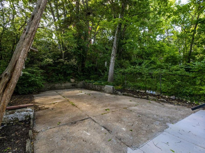 2011 Highland Avenue, Cincinnati, OH 45219 Photo 5