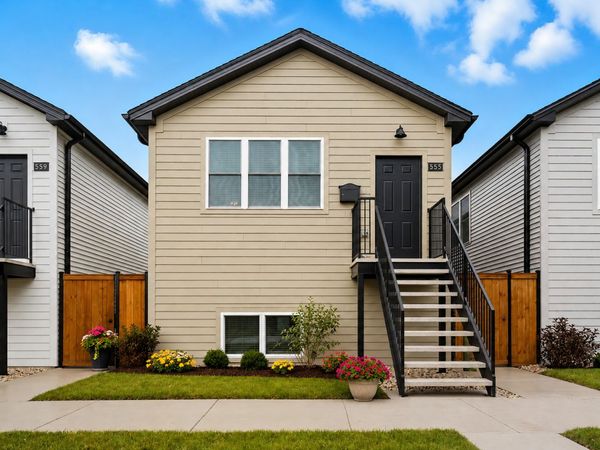 555 N Springfield Avenue , Chicago, IL 60624